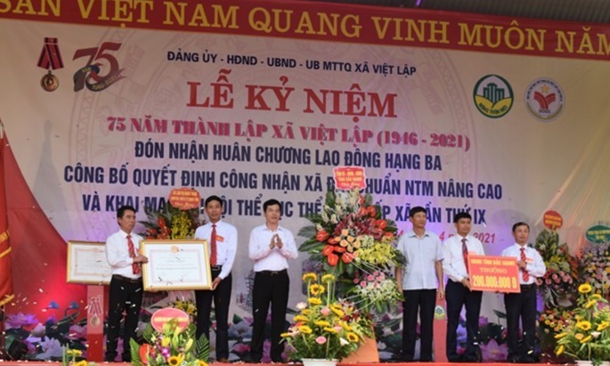 Việt Lập đón nhận Huân chương lao động hạng ba, công bố quyết định đạt chuẩn xã NTM nâng cao