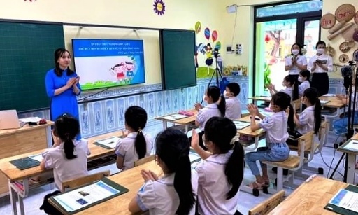Trường Tiểu học thị trấn cao Thượng  tổ chức dạy thực nghiệm dự thảo tài liệu giáo dục địa phương...