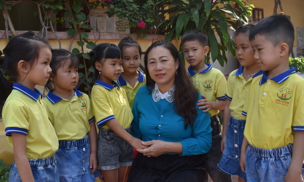 Cô Nguyễn Thị Hiền hết lòng với sự nghiệp trồng người
