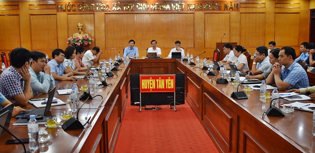 Thường trực Huyện ủy tổ chức hội nghị giao ban với Bí thư Đảng ủy các xã, thị trấn