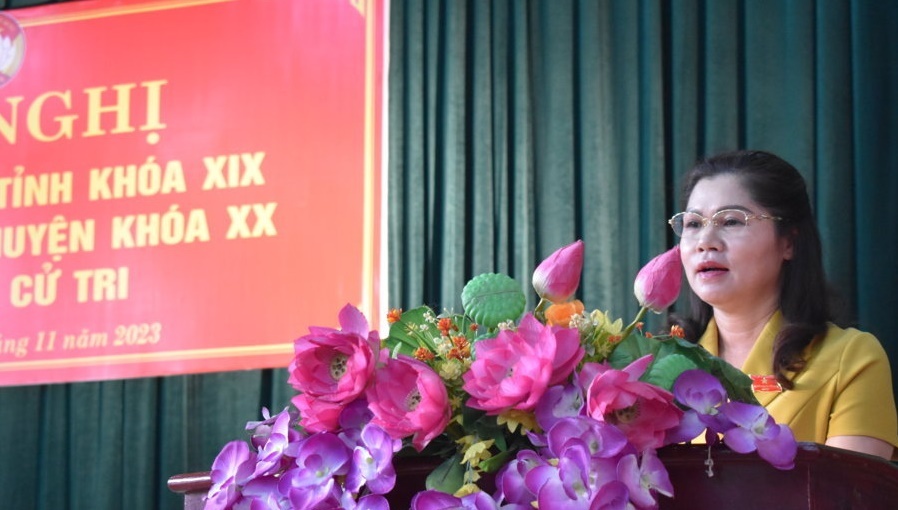Đại biểu HĐND tỉnh, HĐND huyện tiếp xúc cử tri  Tân Yên