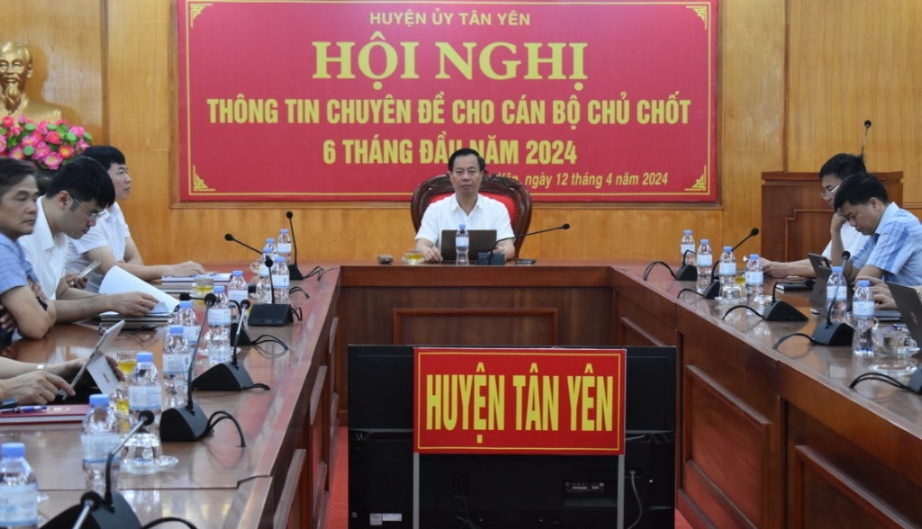 Hội nghị chuyên đề cán bộ chủ chốt 6 tháng đầu năm|https://tanyen.bacgiang.gov.vn/chi-tiet-tin-tuc/-/asset_publisher/Enp27vgshTez/content/hoi-nghi-chuyen-e-can-bo-chu-chot-6-thang-au-nam