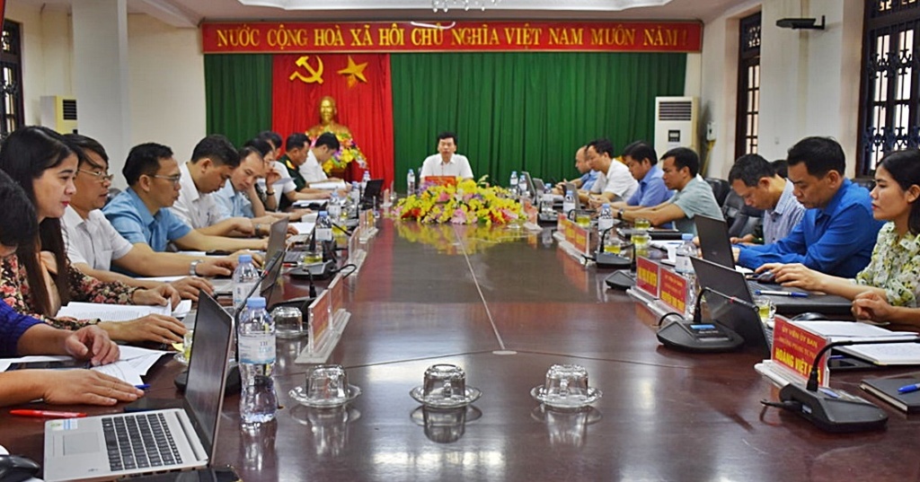 UBND huyện tổ chức phiên họp thường kỳ tháng 4