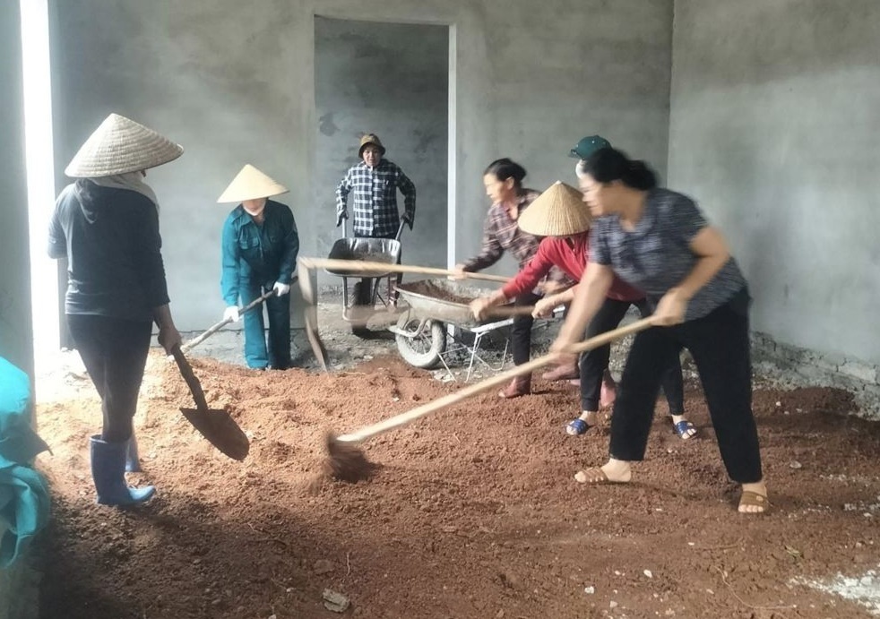 Phụ nữ An Dương lao động giúp gia đình hộ nghèo