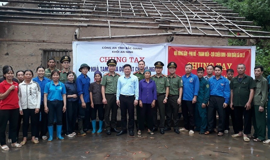 Công an tỉnh khởi công xóa nhà tạm cho hộ nghèo xã Sa Lý, huyện Lục Ngạn