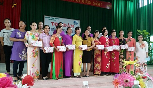 Hội Phụ nữ huyện tổ chức tọa đàm sản xuất NN an toàn.