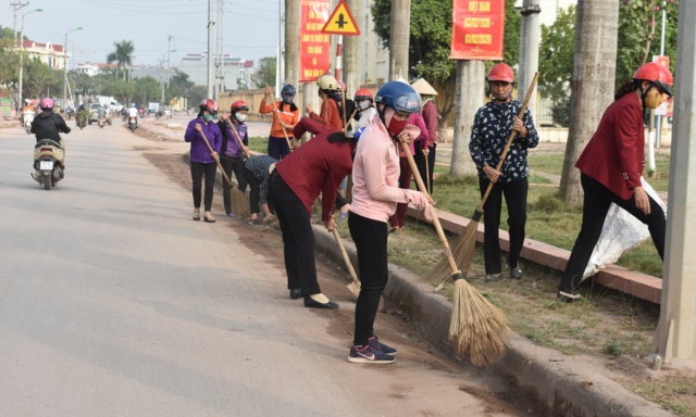 Phụ nữ Tân Yên phát động tuần lễ vệ sinh môi trường
