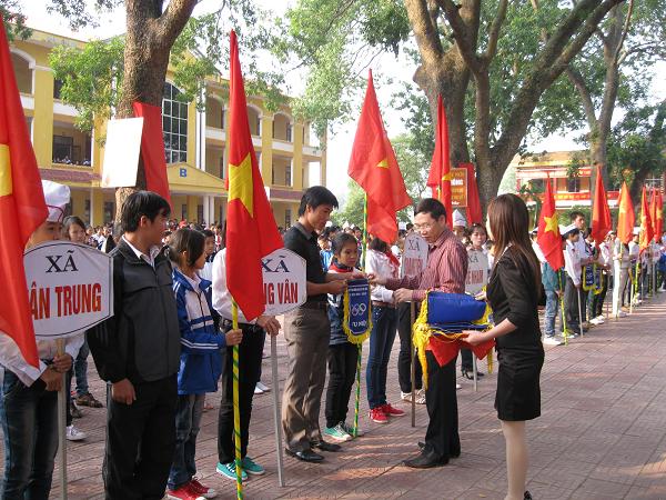 Khai mạc hội khoẻ phù đổng huyện Tân Yên năm học 2011-2012