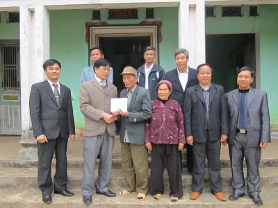 Hội nạn nhân chất độc da cam/dioxin Bắc Giang thăm và tặng quà 