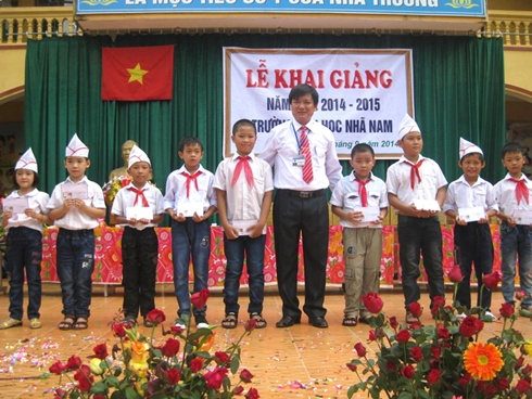 Chi bộ Trường tiểu học Nhã Nam học tập và làm theo tấm gương đạo đức Hồ Chí Minh từ những hoạt...